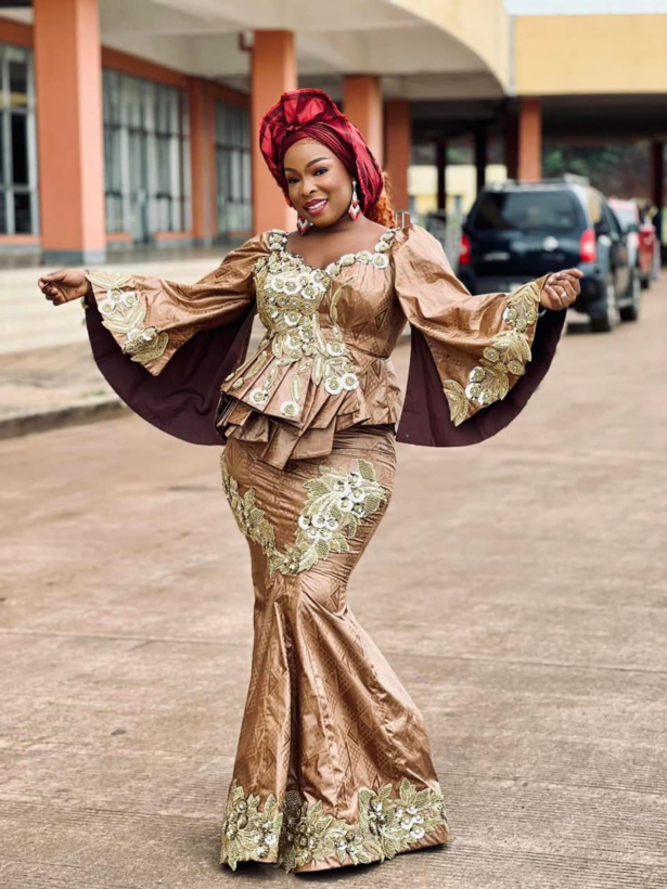 L'artiste guinéenne Bangoura Manamba Kante si simple et si correcte !!! L'artiste guinéenne Bangoura Manamba Kante si simple et si correcte !!!