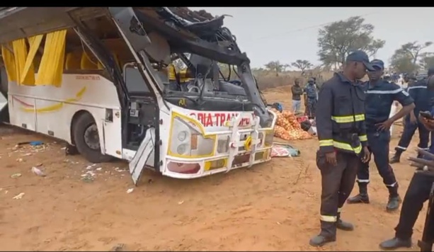 Accident à Louga : Un bus se renverse 5 morts et 33 blessés Accident à Louga : Un bus se renverse 5 morts et 33 blessés