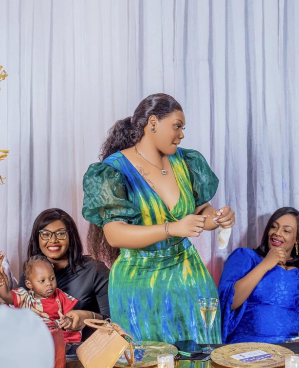 La joie influenceuse malienne, Mamy Sora devenue "milliardaire" 🇲🇱 La joie influenceuse malienne, Mamy Sora devenue "milliardaire" 🇲🇱