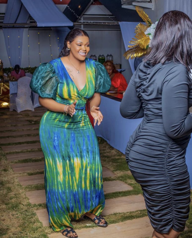 La joie influenceuse malienne, Mamy Sora devenue "milliardaire" 🇲🇱 La joie influenceuse malienne, Mamy Sora devenue "milliardaire" 🇲🇱