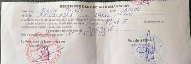 Présidentielle 2024 : Karim Wade s'est inscrit sur les listes électorales Présidentielle 2024 : Karim Wade s'est inscrit sur les listes électorales