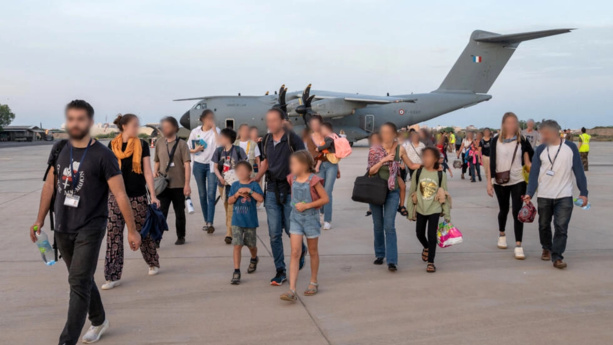 Affrontements au Soudan: la France évacue une centaine de personnes vers Djibouti Affrontements au Soudan: la France évacue une centaine de personnes vers Djibouti