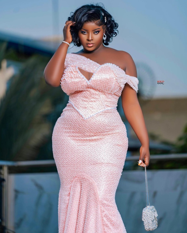 Abiba démontre son élégance ! Abiba démontre son élégance !