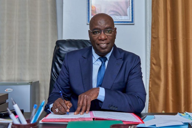 UN PEUPLE DANS LES GRIFFES ACEREES DE LA POLITIQUE : Ne faut-il pas un peu de retenue ? UN PEUPLE DANS LES GRIFFES ACEREES DE LA POLITIQUE : Ne faut-il pas un peu de retenue ?