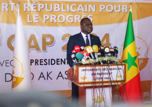 Appel au dialogue : La position du parti de Déthié Fall Appel au dialogue : La position du parti de Déthié Fall