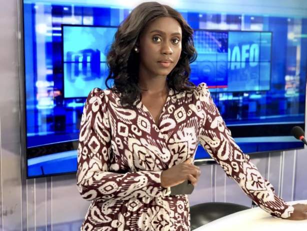 Voici la journaliste, Aissatou SANE de "Espace TV Guinée" Voici la journaliste, Aissatou SANE de "Espace TV Guinée"