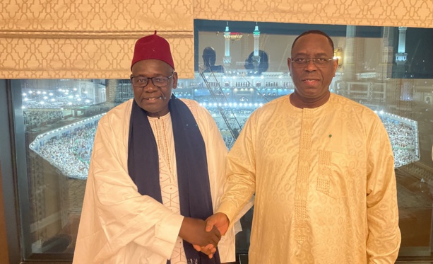 Monsieur le Président, Madame la Première Dame , Par Devoir, Par Amitié au nom de la Vérité. Monsieur le Président, Madame la Première Dame , Par Devoir, Par Amitié au nom de la Vérité.