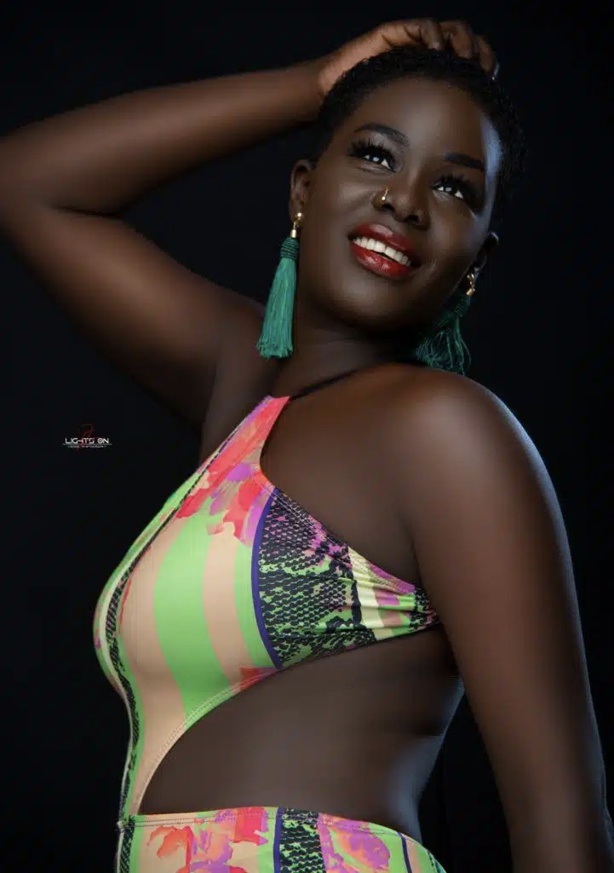 Myrma s'affiche ultra sexy et promet une sortie de feu prochainement Myrma s'affiche ultra sexy et promet une sortie de feu prochainement