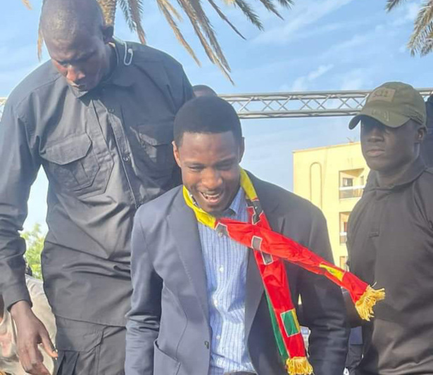 Violence : Pape Djibril Fall tire sur Sonko et Macky Violence : Pape Djibril Fall tire sur Sonko et Macky