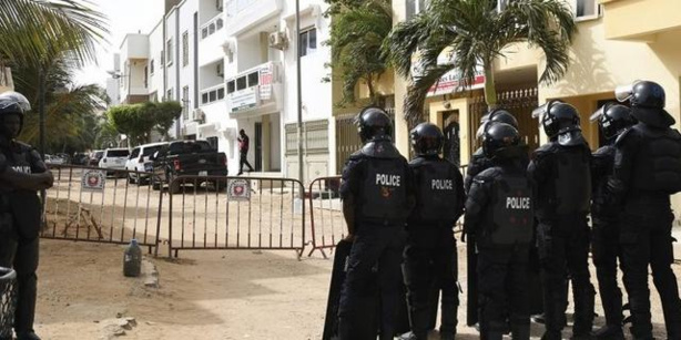 Affaire Ousmane SONKO : La cité Keur Gorgui barricadée Affaire Ousmane SONKO : La cité Keur Gorgui barricadée