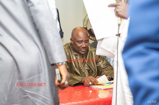 La sortie suspecte de Farba Ngom sur l'affaire Adji Sar-Sonko : "Le verdict ce sera pour jeudi..." La sortie suspecte de Farba Ngom sur l'affaire Adji Sar-Sonko : "Le verdict ce sera pour jeudi..."