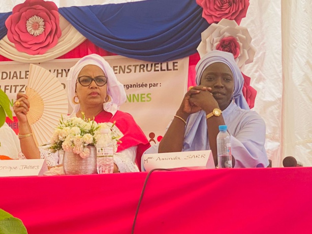 Journée Mondiale de l’Hygienne Menstruelle : l’association "Toujours Kennedyennes" veut briser les tabous et offre des Kits aux élèves Journée Mondiale de l’Hygienne Menstruelle : l’association "Toujours Kennedyennes" veut briser les tabous et offre des Kits aux élèves