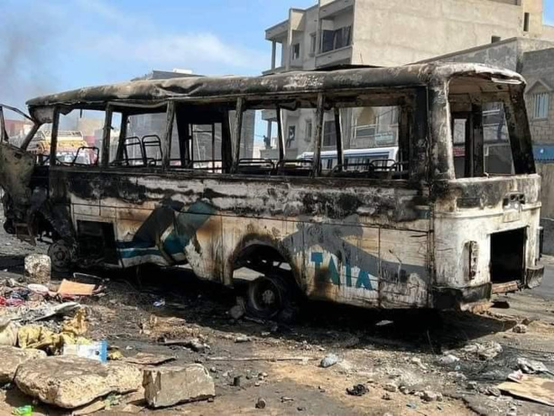 Pikine : Des bus Tata incendiés Pikine : Des bus Tata incendiés