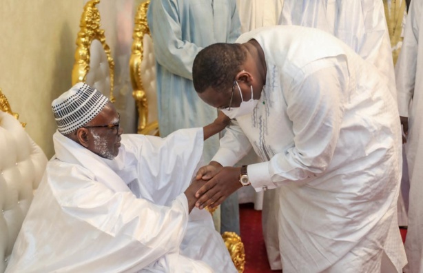 TOUBA : Macky Sall rencontre Serigne Mountakha TOUBA : Macky Sall rencontre Serigne Mountakha