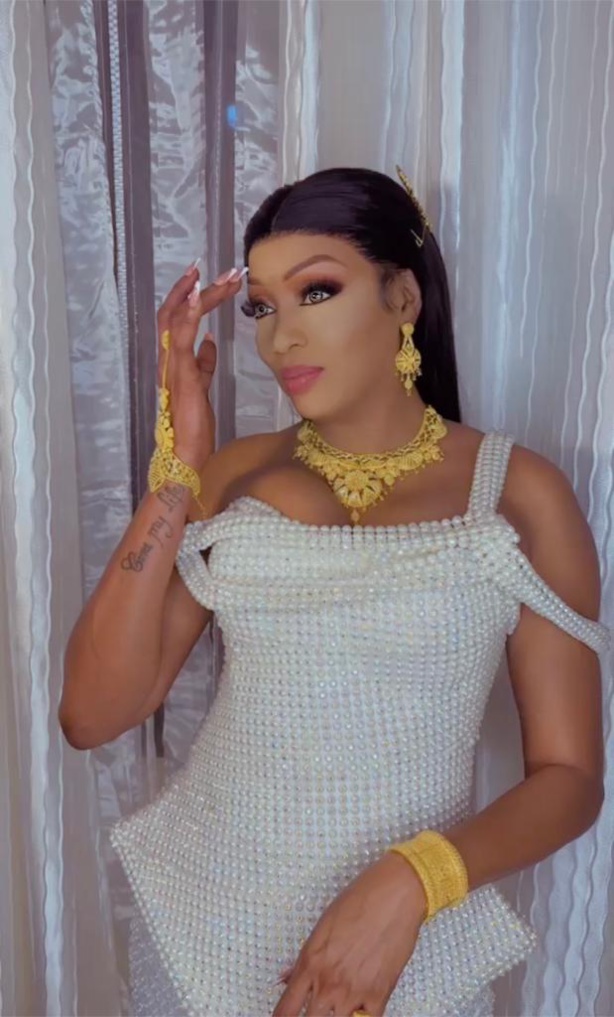 La célèbre Collé Faye désormais... Mme DIOP! La célèbre Collé Faye désormais... Mme DIOP!