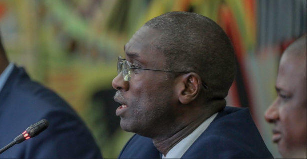 Modification de l'article 87 de la Constitution: le ministre de la justice confirme son retrait