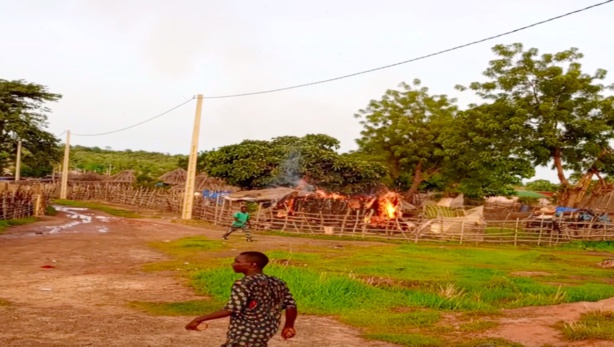 Affrontements entre population et gendarmes à Tomboronkoto : Plusieurs cases emportées par les flammes  (Témoin)