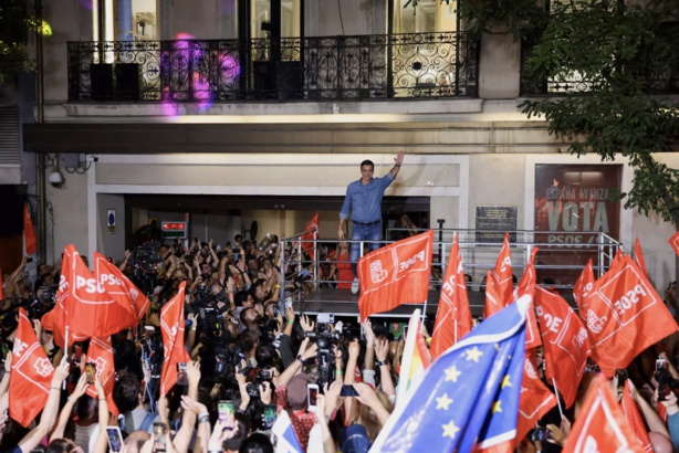 Législatives en Espagne : la droite devance de peu les socialistes, sans obtenir de majorité absolue
