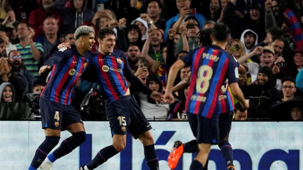 FC Barcelone : grosse polémique avec le nouveau maillot ! FC Barcelone : grosse polémique avec le nouveau maillot !