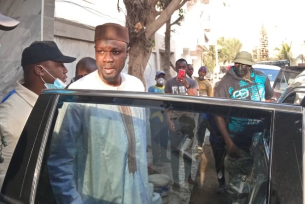 Ousmane Sonko transféré à la Brigade des Affaires Générales Ousmane Sonko transféré à la Brigade des Affaires Générales