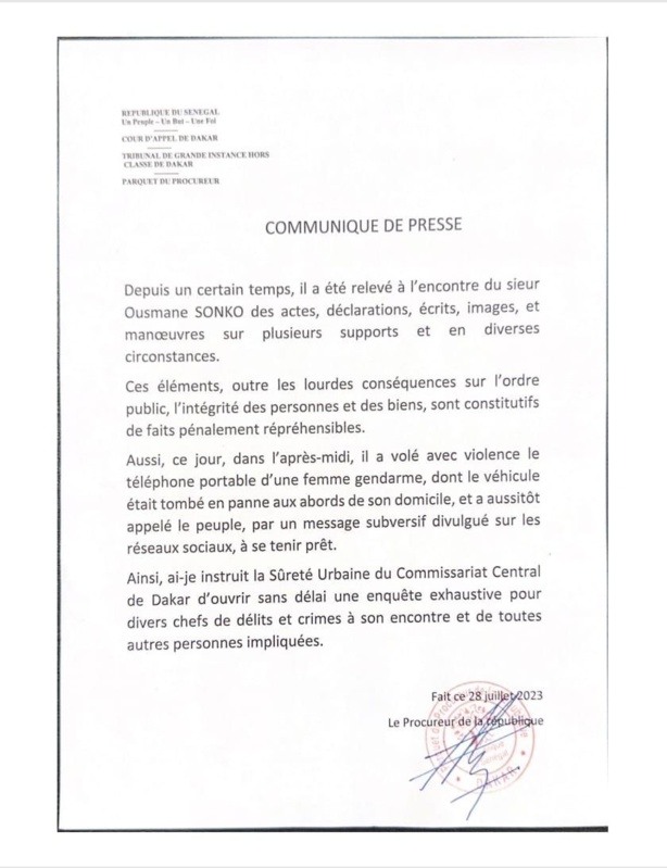 Le Procureur charge lourdement Ousmane Sonko : "il a volé avec violence le téléphone portable d'une femme gendarme..." Le Procureur charge lourdement Ousmane Sonko : "il a volé avec violence le téléphone portable d'une femme gendarme..."