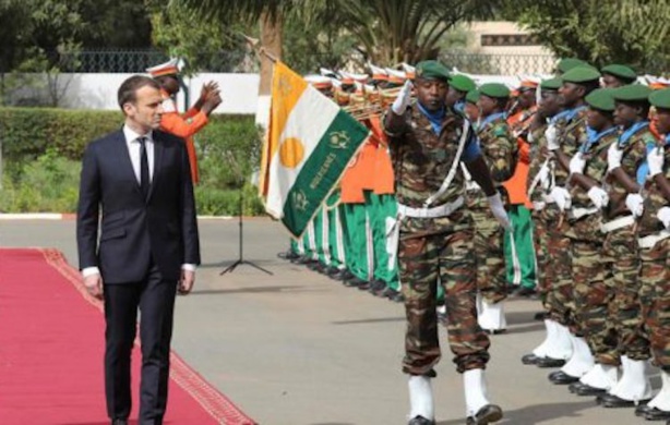 Coup d'État au Niger: la France suspend son aide au développement