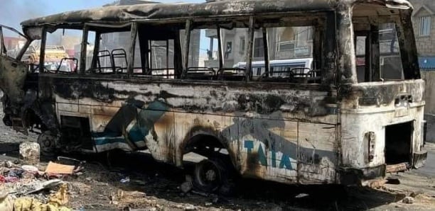 Yarakh : Un bus Tata incendié... deux morts