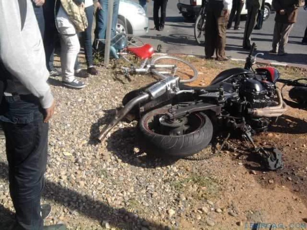 Décès d’un motocycliste : « les gendarmes lui ont jeté une pierre avant de tirer la corde sur lui », selon un témoin