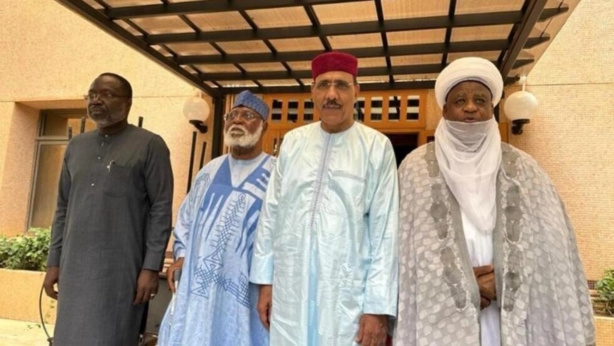Niger: la délégation de la Cédéao a rencontré le président renversé Mohamed Bazoum