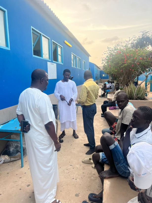 Drame de la pirogue de Fass Boye : Amadou Niang, PCA de la SAED a rencontré les rescapés au Cap Vert Drame de la pirogue de Fass Boye : Amadou Niang, PCA de la SAED a rencontré les rescapés au Cap Vert