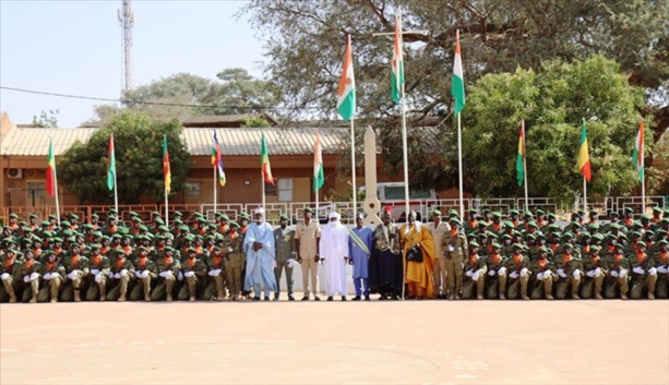 Sortie de la 18e promotion de l’EFOFAN : 01 Sénégalais parmi 207 élèves-officiers formés au Niger Sortie de la 18e promotion de l’EFOFAN : 01 Sénégalais parmi 207 élèves-officiers formés au Niger
