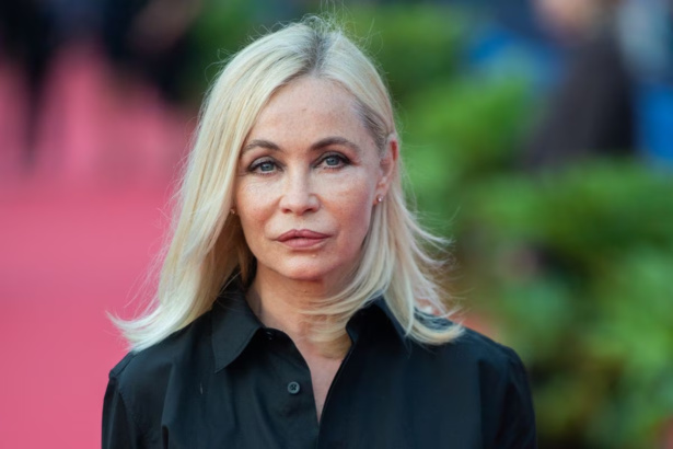 Emmanuelle Béart : "Je ne souhaite pas" dévoiler l'identité de son agresseur" Emmanuelle Béart : "Je ne souhaite pas" dévoiler l'identité de son agresseur"