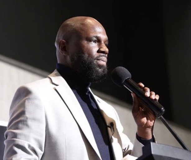 L'activiste Kemi Seba arrêté à l’aéroport de Cotonou L'activiste Kemi Seba arrêté à l’aéroport de Cotonou