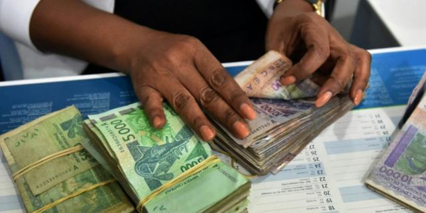 Les transferts de fonds de la diaspora chutent de 75 milliards Les transferts de fonds de la diaspora chutent de 75 milliards