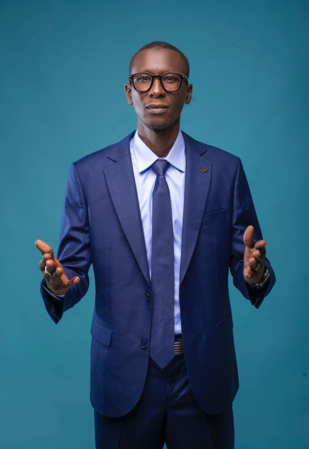 Élection présidentielle de 2024 : Abdourahmane Sow du "Cos M23" déclare sa candidature Élection présidentielle de 2024 : Abdourahmane Sow du "Cos M23" déclare sa candidature