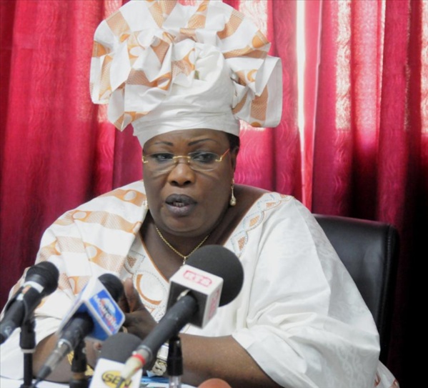 Utilisation des couleurs du PS : Aminata Mbengue Ndiaye menace Khalifa Sall Utilisation des couleurs du PS : Aminata Mbengue Ndiaye menace Khalifa Sall