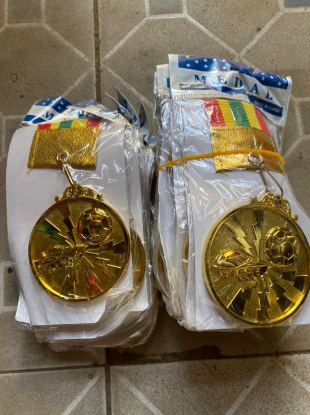 Finale de la zone 4 de l'ODCAV de Bignona : Le parrain Mamadou Dondo Cissé gâte les ASC de Niamone Finale de la zone 4 de l'ODCAV de Bignona : Le parrain Mamadou Dondo Cissé gâte les ASC de Niamone