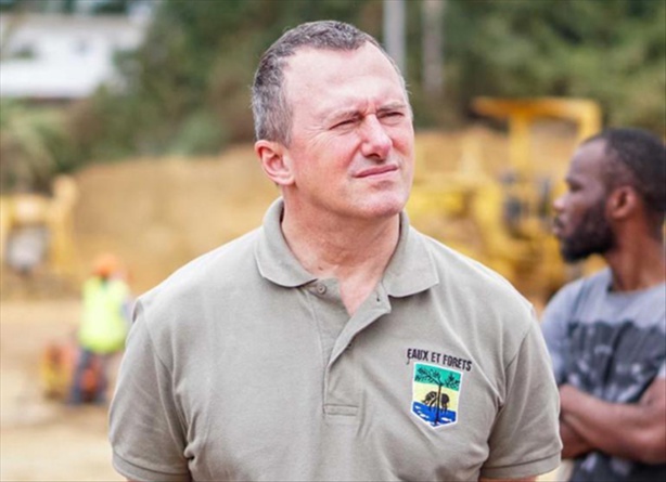 Gabon: l'ancien "Tout Puissant" ministre des Eaux et Forêts, Lee White arrêté Gabon: l'ancien "Tout Puissant" ministre des Eaux et Forêts, Lee White arrêté
