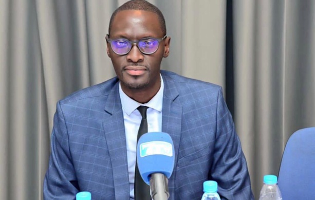 Non publication de l’arrêté du ministre de l’intérieur sur le parrainage : Que mijotent encore Macky Sall et Antoine Diome Non publication de l’arrêté du ministre de l’intérieur sur le parrainage : Que mijotent encore Macky Sall et Antoine Diome