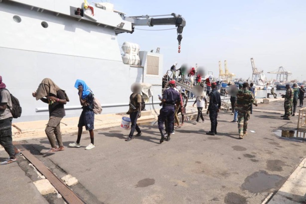 Au large de Dakar, une pirogue transportant 158 candidats à l'émigration irrégulière interceptée 