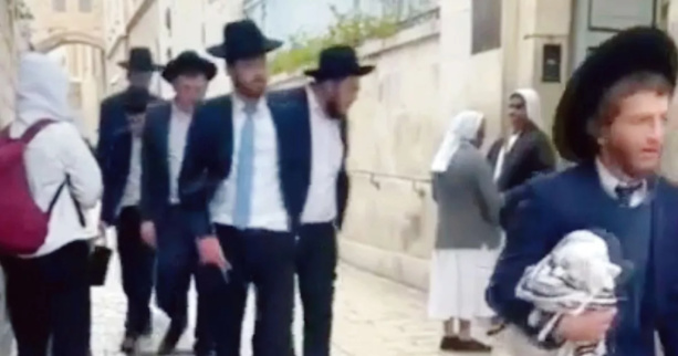 Jérusalem : 05 Juifs arrêtés pour avoir craché sur des fidèles chrétiens Jérusalem : 05 Juifs arrêtés pour avoir craché sur des fidèles chrétiens