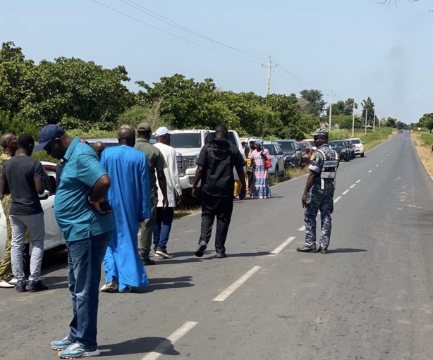 Fatick : la caravane de Khalifa Sall stoppée par la gendarmerie Fatick : la caravane de Khalifa Sall stoppée par la gendarmerie