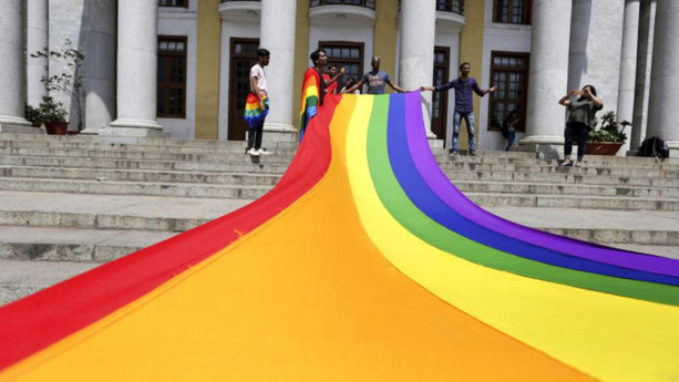 Nigeria : 76 personnes arrêtées pour avoir organisé un mariage gay