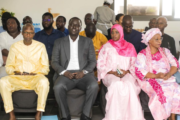 Octobre rose : Sénégal Numérique joue sa partition aux côtés des femmes du personnel et de la LISCA Octobre rose : Sénégal Numérique joue sa partition aux côtés des femmes du personnel et de la LISCA
