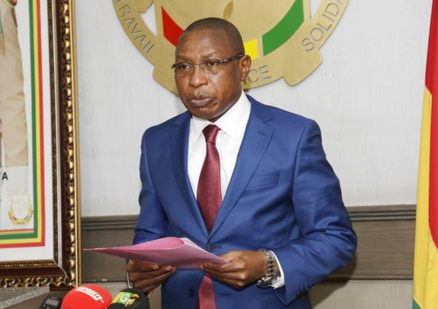 "Dadis CAMARA se trouve à la maison centrale de Conakry où il est arbitrairement détenu" (Avocat) "Dadis CAMARA se trouve à la maison centrale de Conakry où il est arbitrairement détenu" (Avocat)