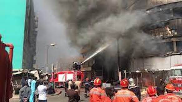 Autoroute : Des maisons en baraque sur l’ancien site du garage pompiers ont pris feu