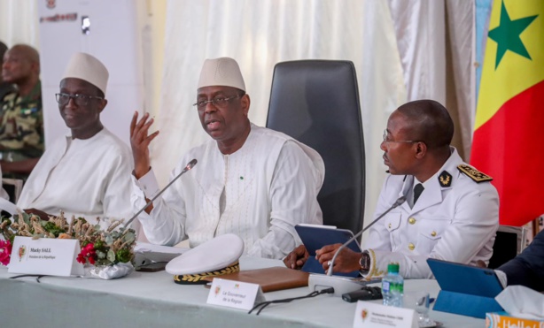 Kaolack : Macky promet 1000 milliards de francs CFA Kaolack : Macky promet 1000 milliards de francs CFA