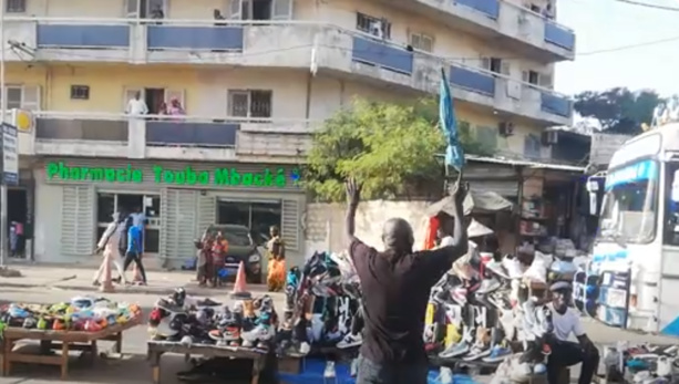Réintégration Sonko : La fausse rumeur qui a enflammé Marché Colobane (Vidéo) Réintégration Sonko : La fausse rumeur qui a enflammé Marché Colobane (Vidéo)