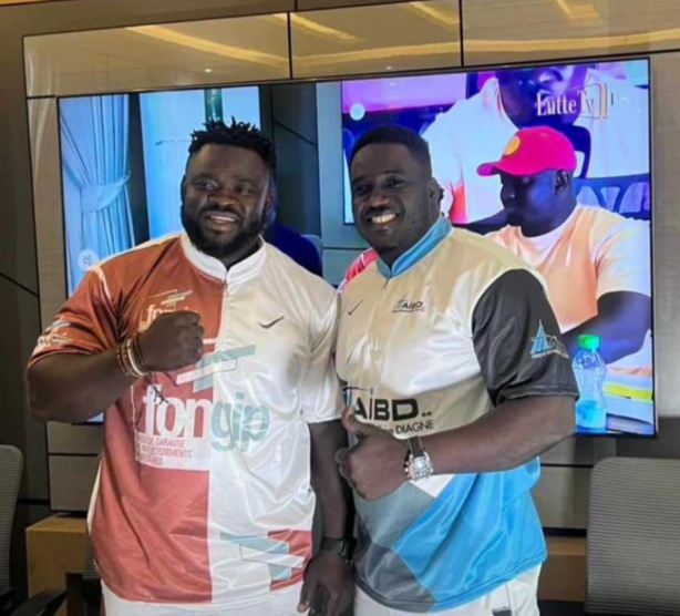 Lutte avec frappe : Le choc Eumeu Sène vs Sa Thiès ficelé Lutte avec frappe : Le choc Eumeu Sène vs Sa Thiès ficelé