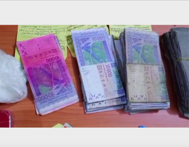 Kaolack : 900 millions F CFA en faux billets saisis, 04 personnes arrêtées Kaolack : 900 millions F CFA en faux billets saisis, 04 personnes arrêtées